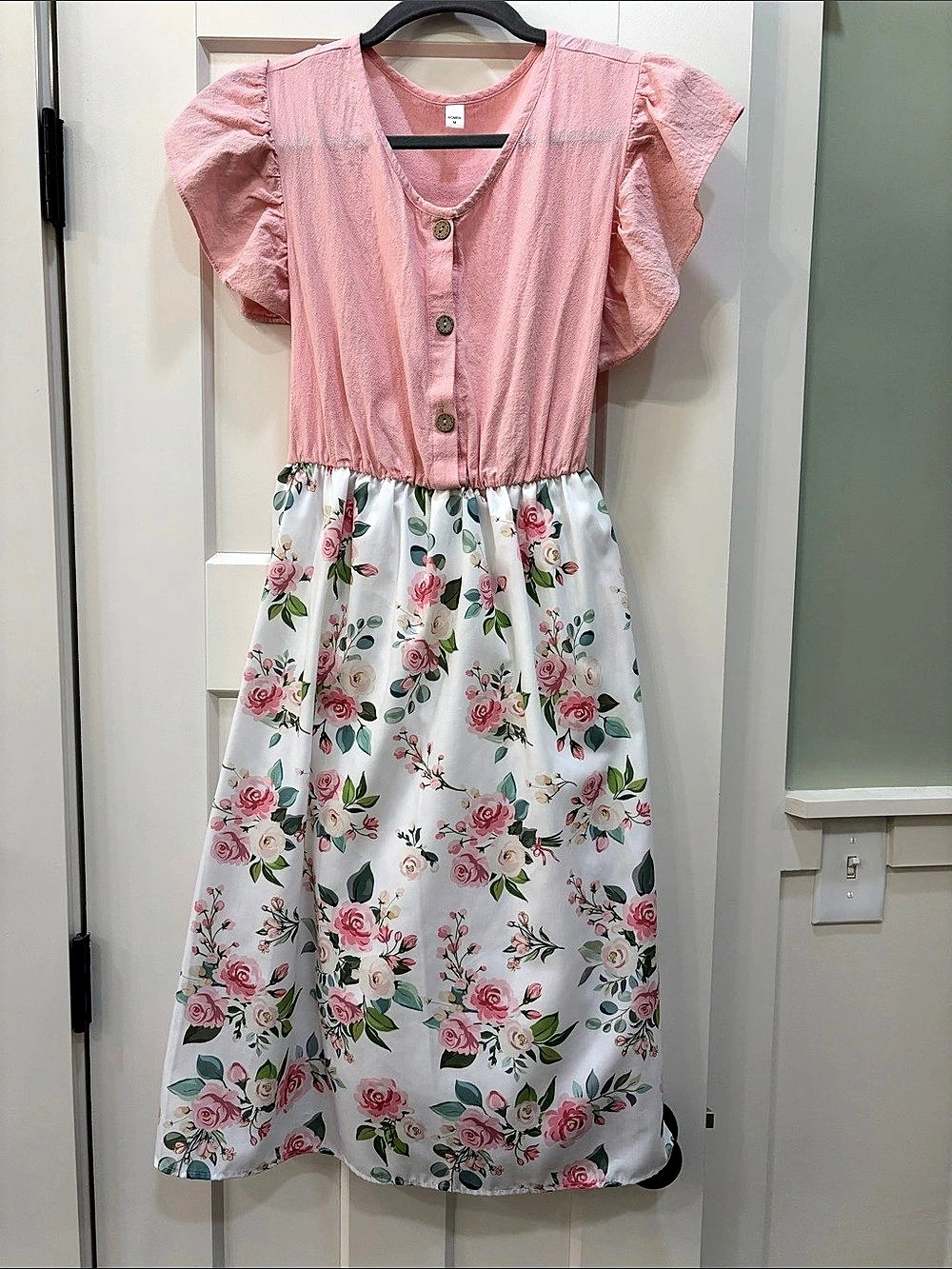Women’s Floral Dress Size Medium Pink & White Like New